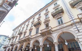 Suite & Queen Apartments By Toh Solution